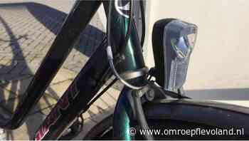 Lelystad - Binnen uur ruim 30 boetes tijdens fietsverlichtingscontrole