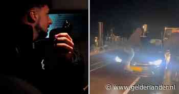 ‘Geen grote incidenten’ tijdens viering Sunneklaas op Ameland, PowNed noemt sfeer ‘grimmig’