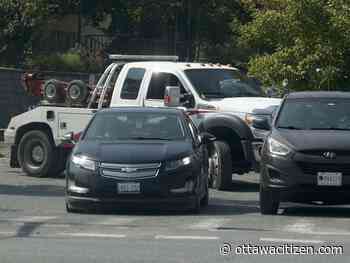 Ottawa tow truck companies, driver charged after complaints made to police