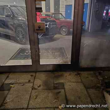 Explosie bij autobedrijf aan de Vondellaan