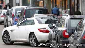 „Bleibt an Kommunen hängen“: Stadt Augsburg sieht Gratis-Parken für E-Autos kritisch