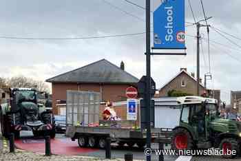 De Sint komt aan per... tractor