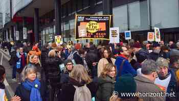 Trotz Protests: Älteste Sonntagszeitung "The Observer" soll verkauft werden