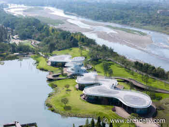 Lujiatan Wetland Park Commercial Service Center / MUDA-Architects