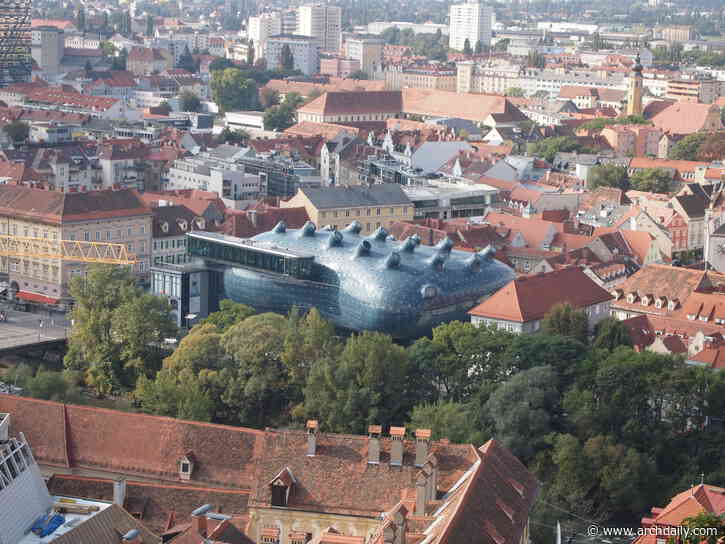 Kunsthaus Graz: A Friendly Alien Among Historic Landmarks