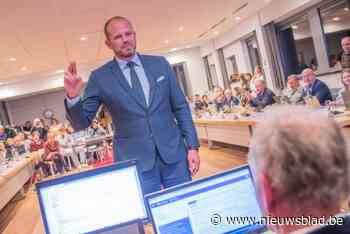 FOTO. Gemeenteraadsleden, schepenen en burgemeester leggen de eed af