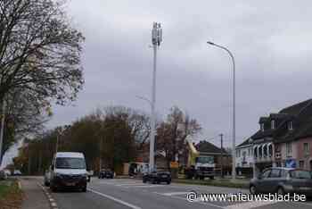 Omstreden telecommast langs gewestweg is geïnstalleerd ondanks protest