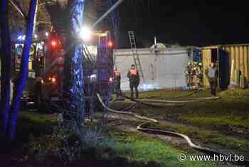 Woonunit vliegt in brand in Grote Heide