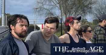 Picket line blocks bus from Woolworths’ warehouse despite Fair Work Ruling