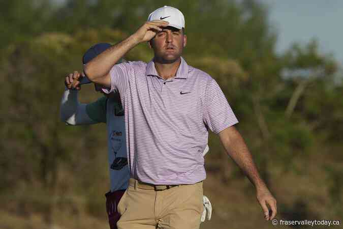 Scheffler goes on a run of birdies in the Bahamas, leads by two