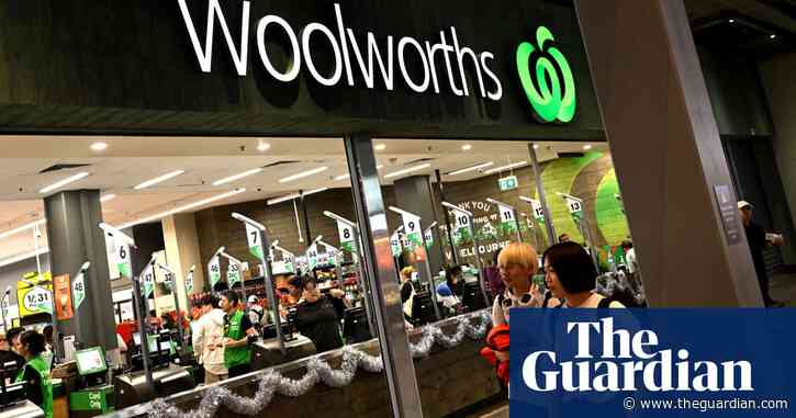 Woolworths workers vote to return to work ending two week strike action