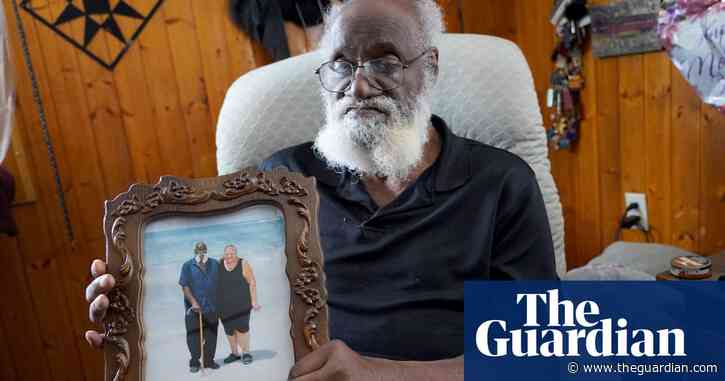 Police find body of US woman who fell into sinkhole while looking for her cat