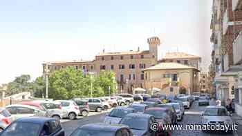 Tragedia in piazza: si accascia al suolo e muore