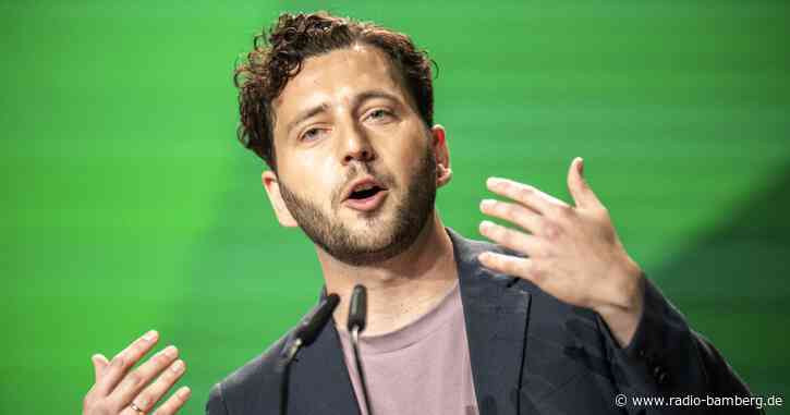 Grünen-Chef lädt Merz zum Bier ein