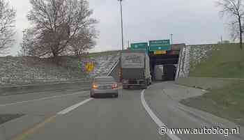 Video: Mercedes-rijder met haast is zelf het haasje
