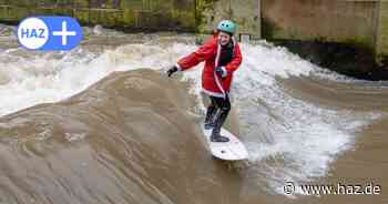 Leinewelle: Warum Weihnachtsmänner auf der Leine in Hannover surfen