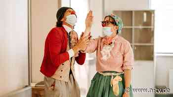 Als Klinik-Clown in der Ukraine: "Es ist besser, Krieg zu spielen, als darüber zu reden"