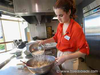 Ruff recycling: BGSU dining program goes to the dogs
