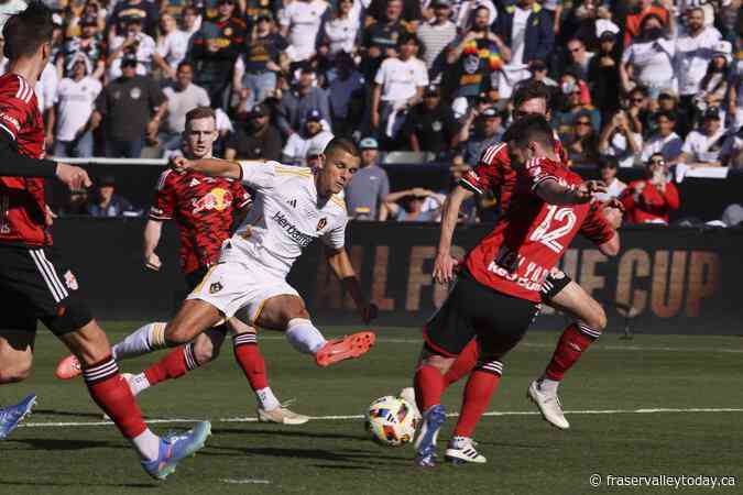 LA Galaxy strike early, hold off New York Red Bulls 2-1 to win their record sixth MLS Cup championship