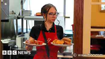 US jobs bounce back after hurricanes and strikes