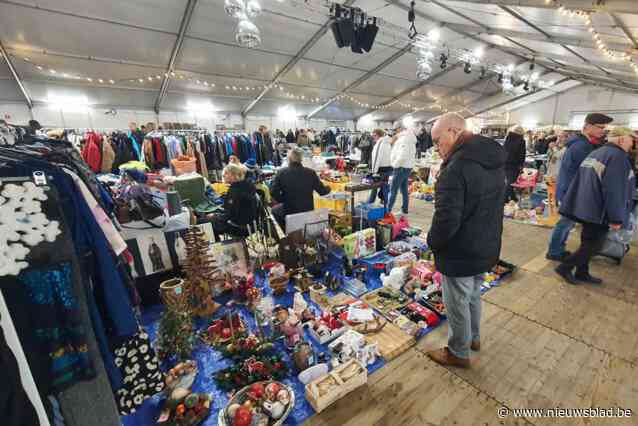 Overdekte winterrommelmarkt is terug en dat zorgde voor veel volk