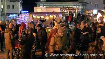 Schömberger Weihnachtsdörfle: Viel Lichterzauber und Glühweinduft