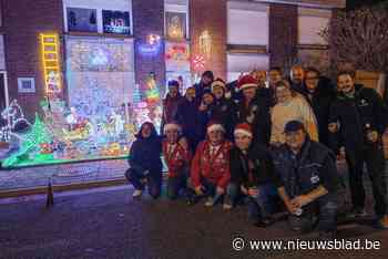IN BEELD. Broers Tom (48) en Joost (50) toveren huis om tot kerstspektakel: “Elk jaar komen er nieuwe installaties bij”