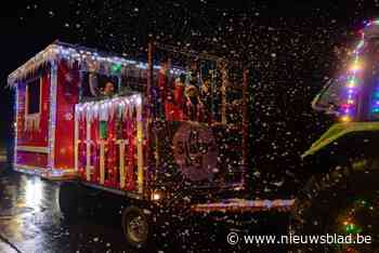 Feeërieke kerstsfeer dankzij meer dan 120 verlichte tractoren