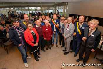 Jubilerende koppels gevierd met koffie en gebak
