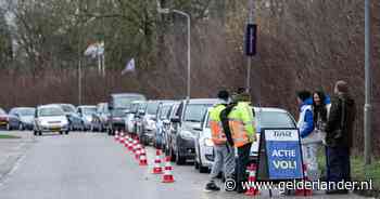 ‘Extreme’ wachtrij bij tankstation, maar dan ben je wel een paar tientjes goedkoper uit dan normaal