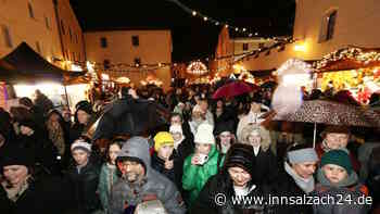 Dichtes Gedränge und besinnliche Momente: So war der Christkindlmarkt in Mühldorf