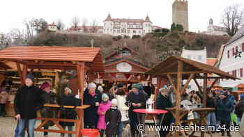 Musik, Kunst und der Nikolaus: Was beim Neubeurer Christkindlmarkt geboten war