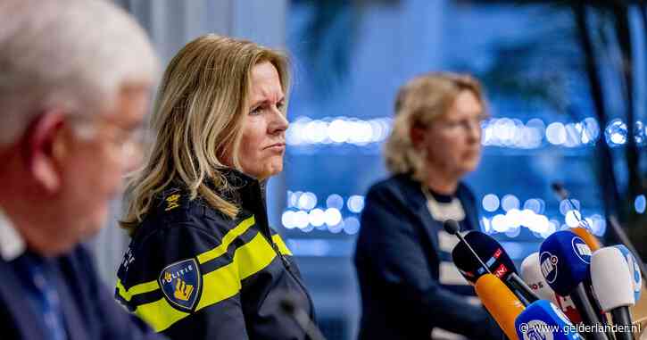 LIVE | Politie nog naarstig op zoek naar ‘zeer hard weggereden’ automobilist na explosies Den Haag