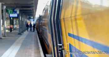 Geen treinen van en naar Schiphol omdat mensen op het spoor lopen