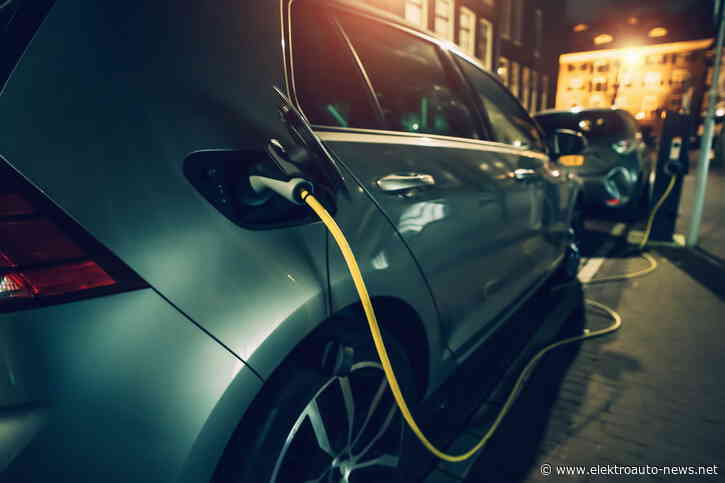 Tankstelle, Parkhaus, Arbeitsplatz: Wo E-Autofahrer laden möchten