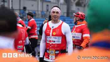 Sinfield 'battered' after 230-mile Rob Burrow run