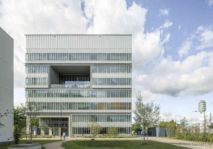 Drehpunkt in Oss
 - Forschungsgebäude von Proof of the sum