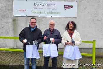 Ronny ’t Kapperke’ bezorgt klanten sociale kruidenier frisse coupe voor eindejaar: “Ik wil dit elk jaar herhalen”