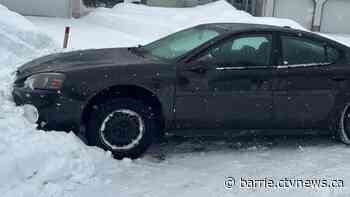 Fleeing driver gets stuck in Gravenhurst snowbank