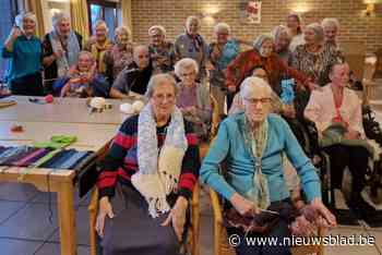 Bewoners woonzorgcentrum Netehof breien mee aan langste sjaals van het land voor De Warmste Week