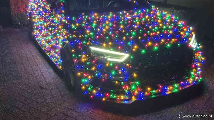 Let op: voor kerstversiering op je auto kun je gewoon een boete krijgen