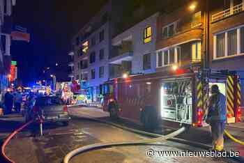 Kempische Steenweg volledig afgesloten door appartementsbrand