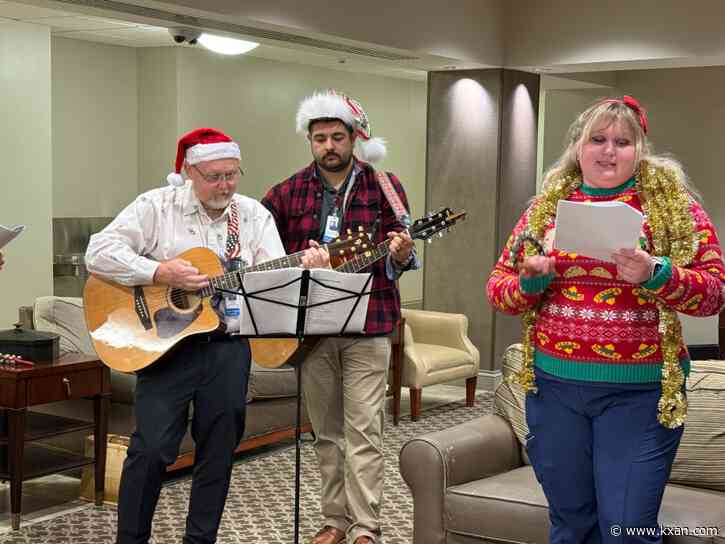 WATCH: Round Rock hospital staff serenades patients with Christmas carols