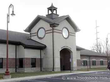 Eat pancakes with Santa in Maumee