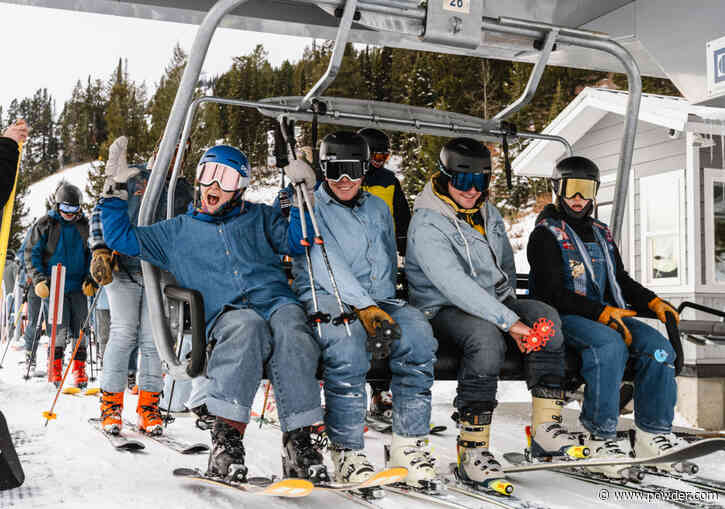 World Record Broken for Most Skiers in Jeans