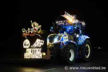 Van Moerbeke tot Vrasene: verlichte tractoren brengen kerstsfeer mee op trektocht door het Waasland