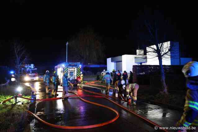 Brand door kortsluiting aan verwarmingstoestel in ondergelopen kelder snel onder controle