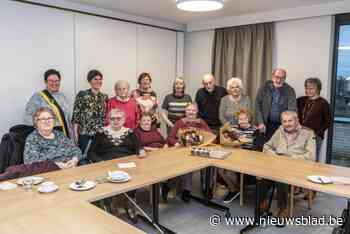 Gemeente zet Gerarda en Monique, die al 25 jaar in een assistentiewoning verblijven, in de bloemetjes
