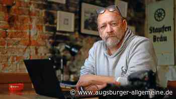 Mit Fan-Schal im Sarg: Fotograf zeigt die Welt, wie sie wirklich ist