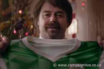 Danny Dyer and Eddie Hearn celebrate football in Paddy Power Christmas ad